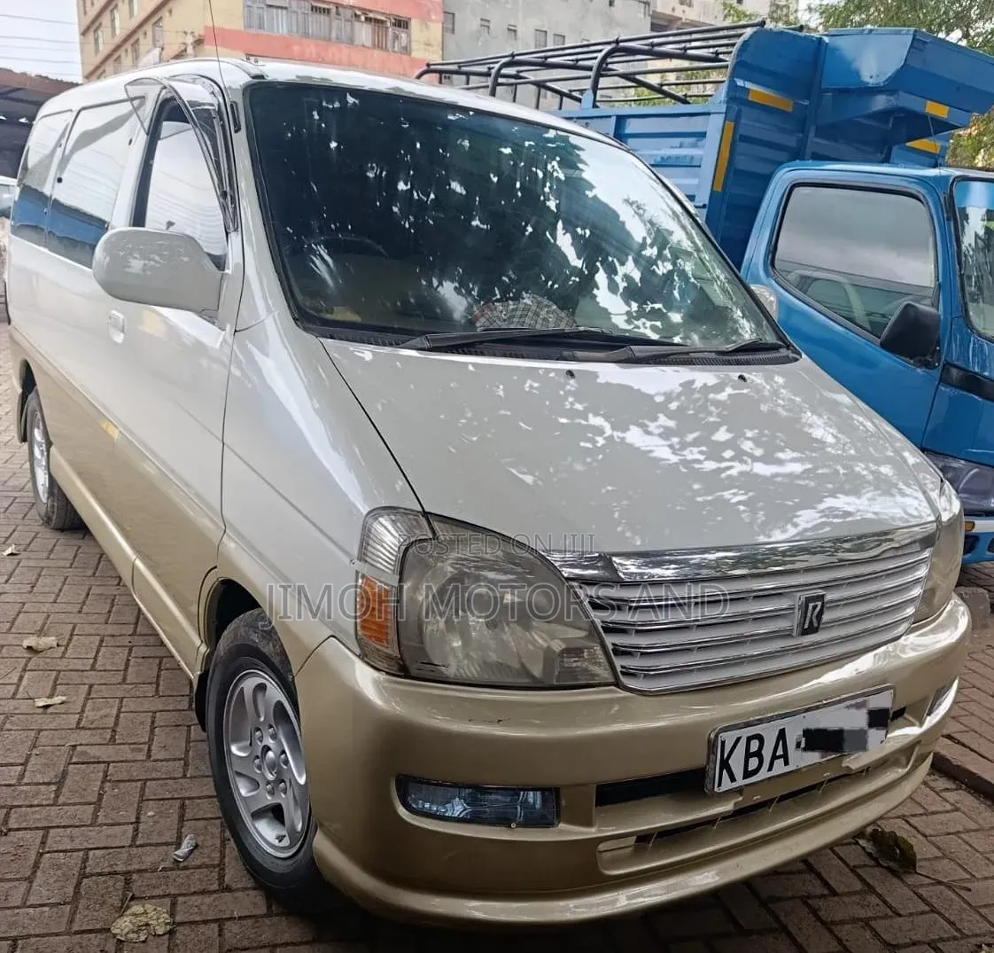 Toyota Regius 1998 White