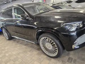 Mercedes-Benz VS680L Maybach 2021 Black