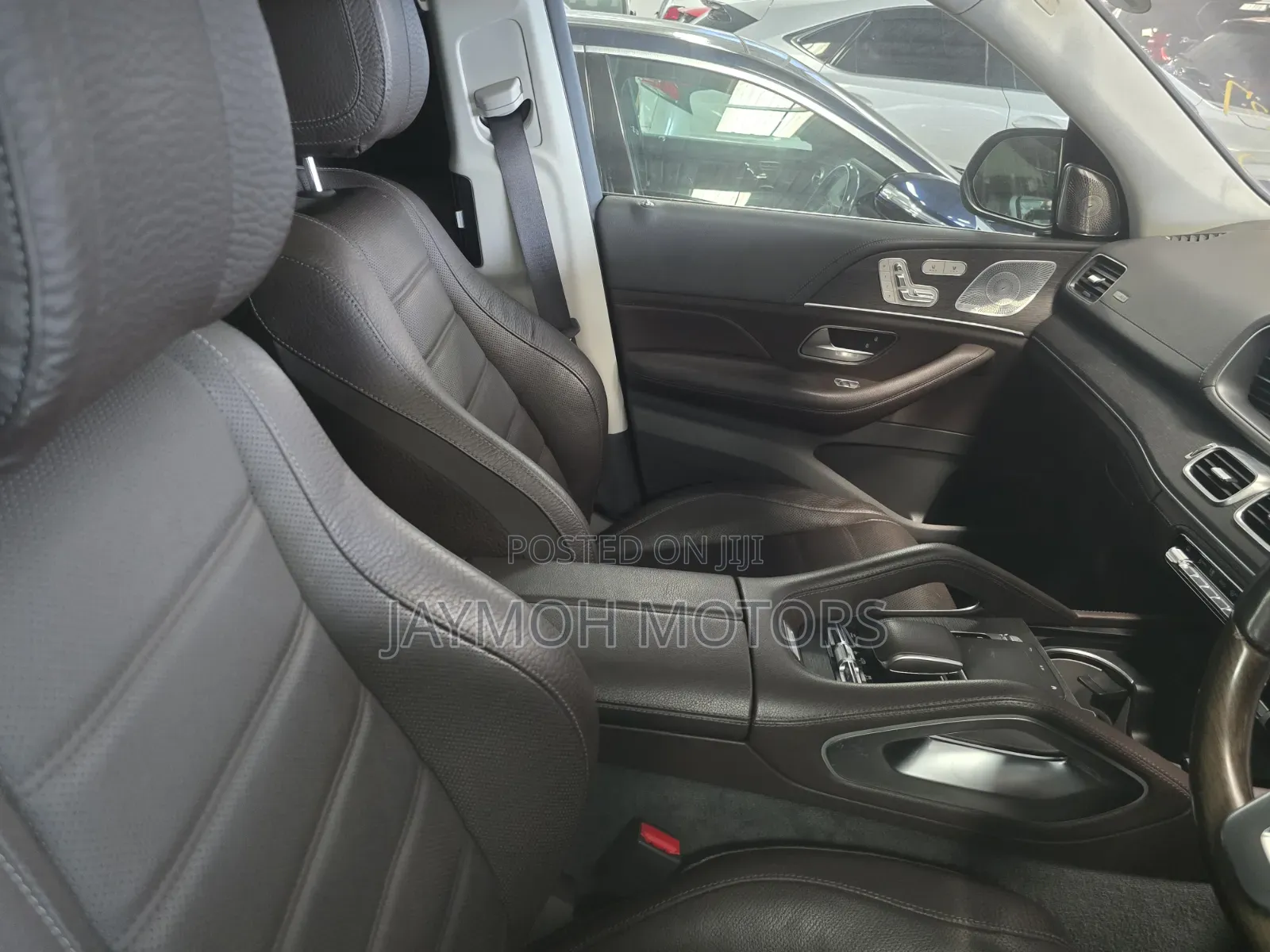 Mercedes-Benz VS680L Maybach 2021 Black