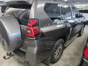 Toyota Land Cruiser Prado 2021 Gray
