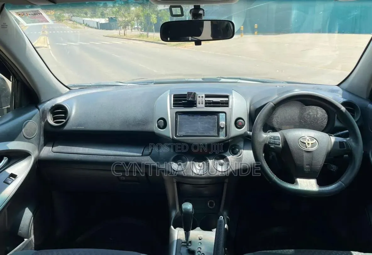 Toyota Vanguard 2012 Black