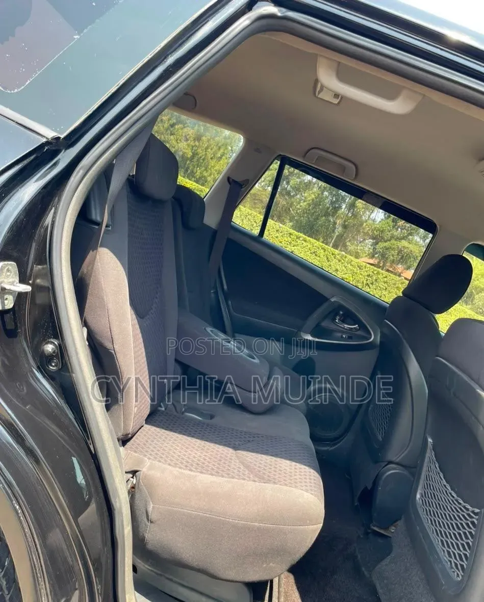 Toyota Vanguard 2012 Black