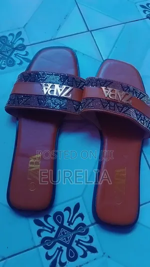 Ladies' Flat Shoes