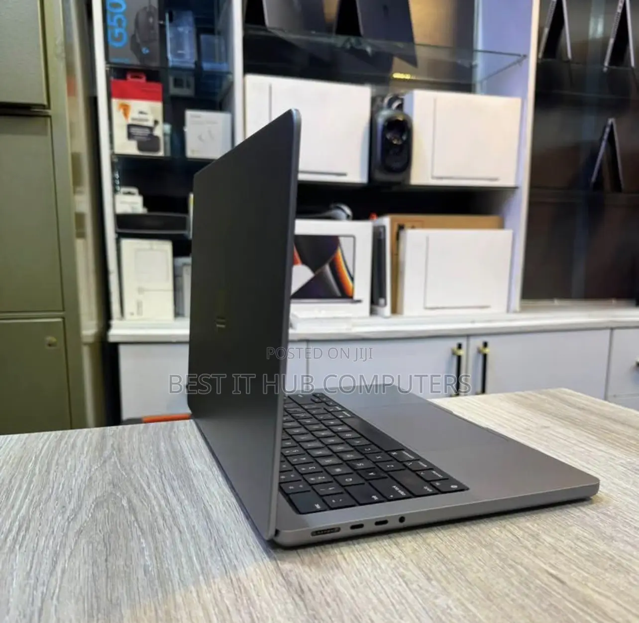 Laptop Apple MacBook Pro 2021 M1 16GB Apple M1 Pro SSD 1T