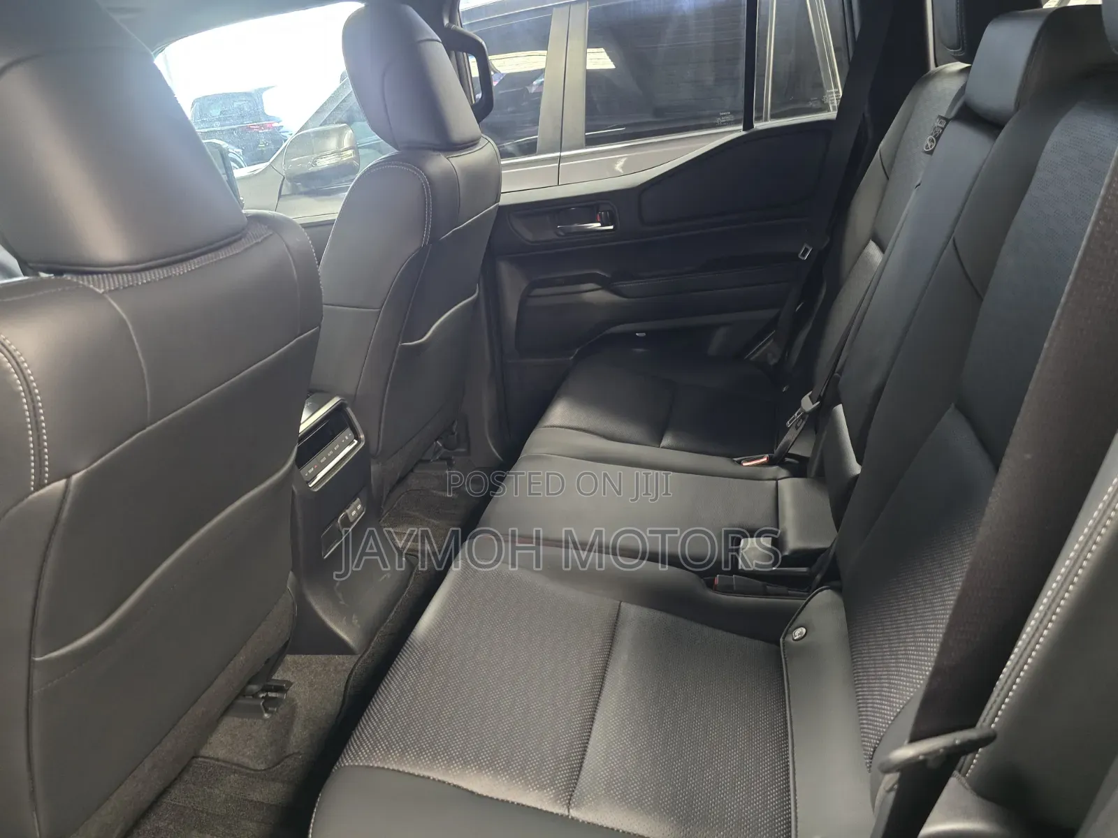 Toyota Land Cruiser Prado 2024 Silver