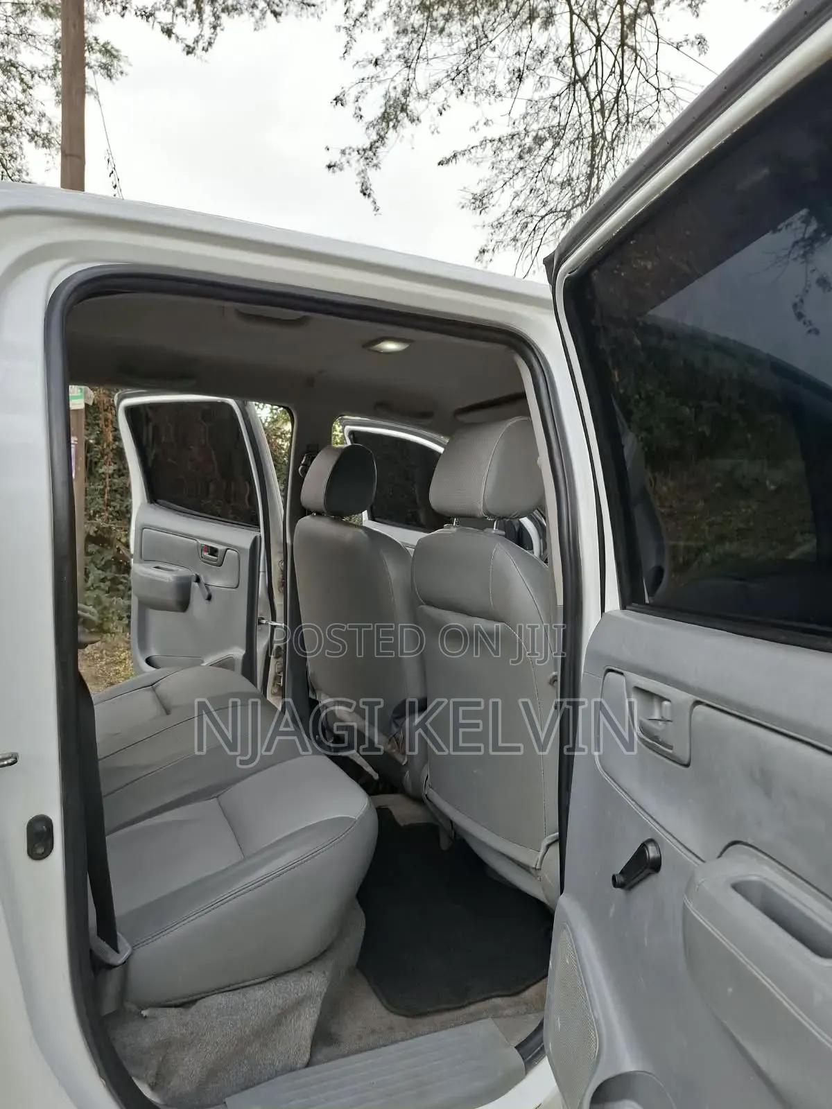 Toyota Hilux 2011 White