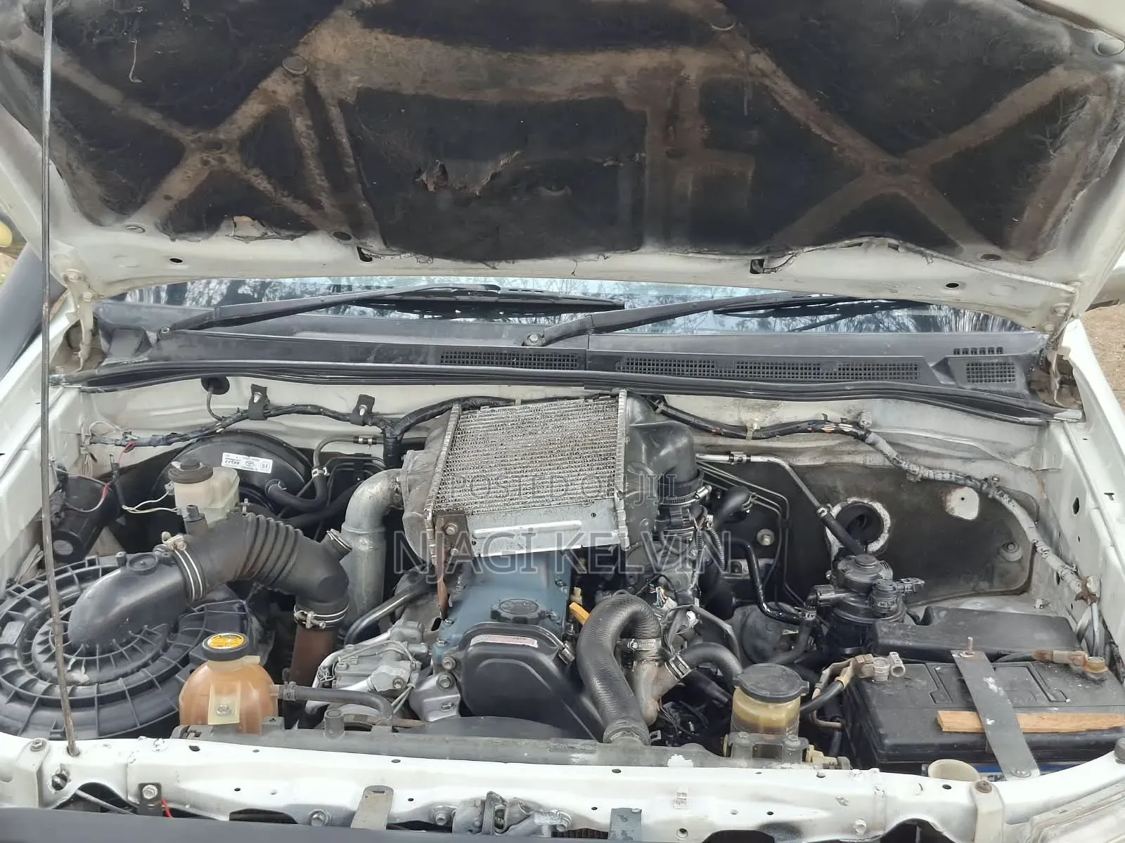 Toyota Hilux 2011 White