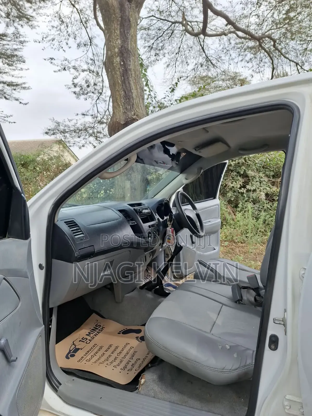 Toyota Hilux 2011 White