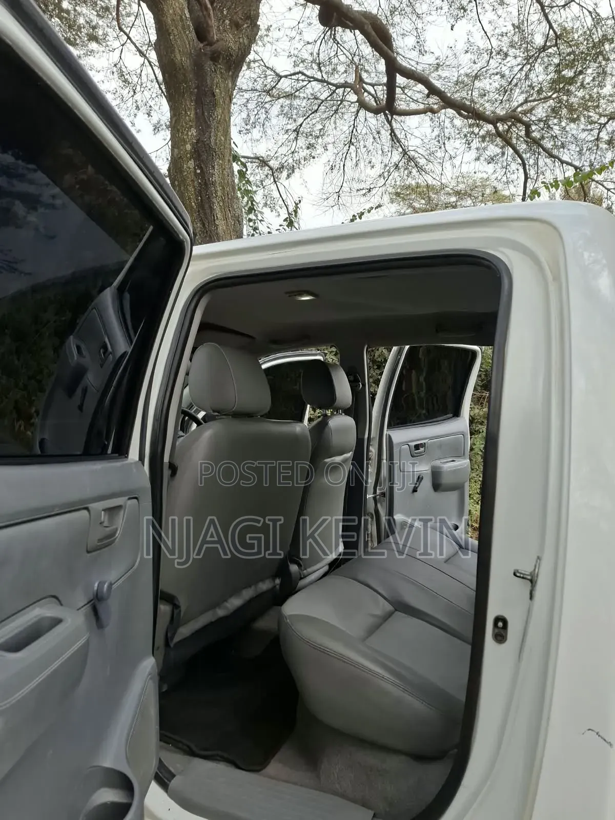 Toyota Hilux 2011 White