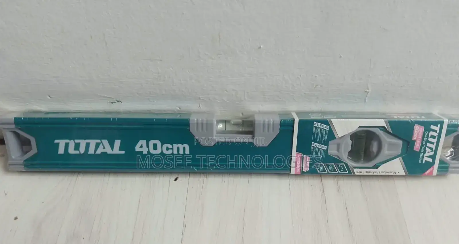 TOTAL 40cm Professional Spirit Level Tool for Construction & DIY