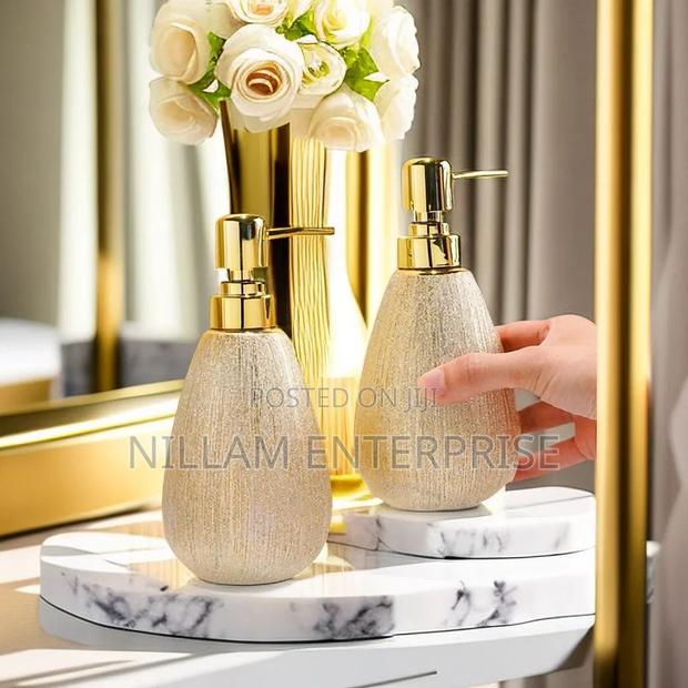 Golden Ceramic Press Bottle - thumbnail 2