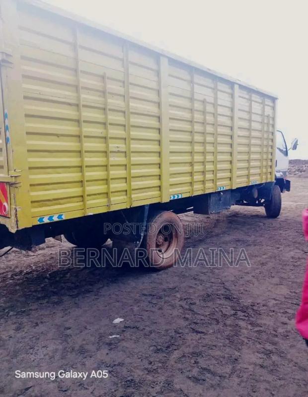 Mitsubishi FH - thumbnail 2