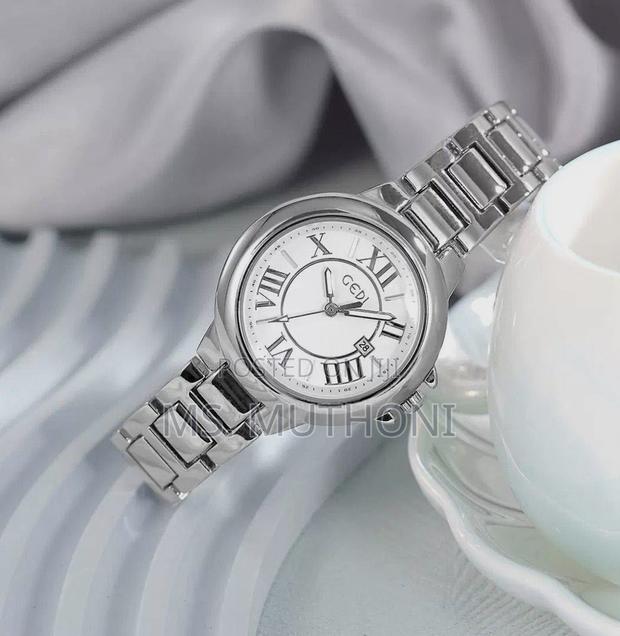 Classy Stainless Steel Ladies Writst Watches - thumbnail 2