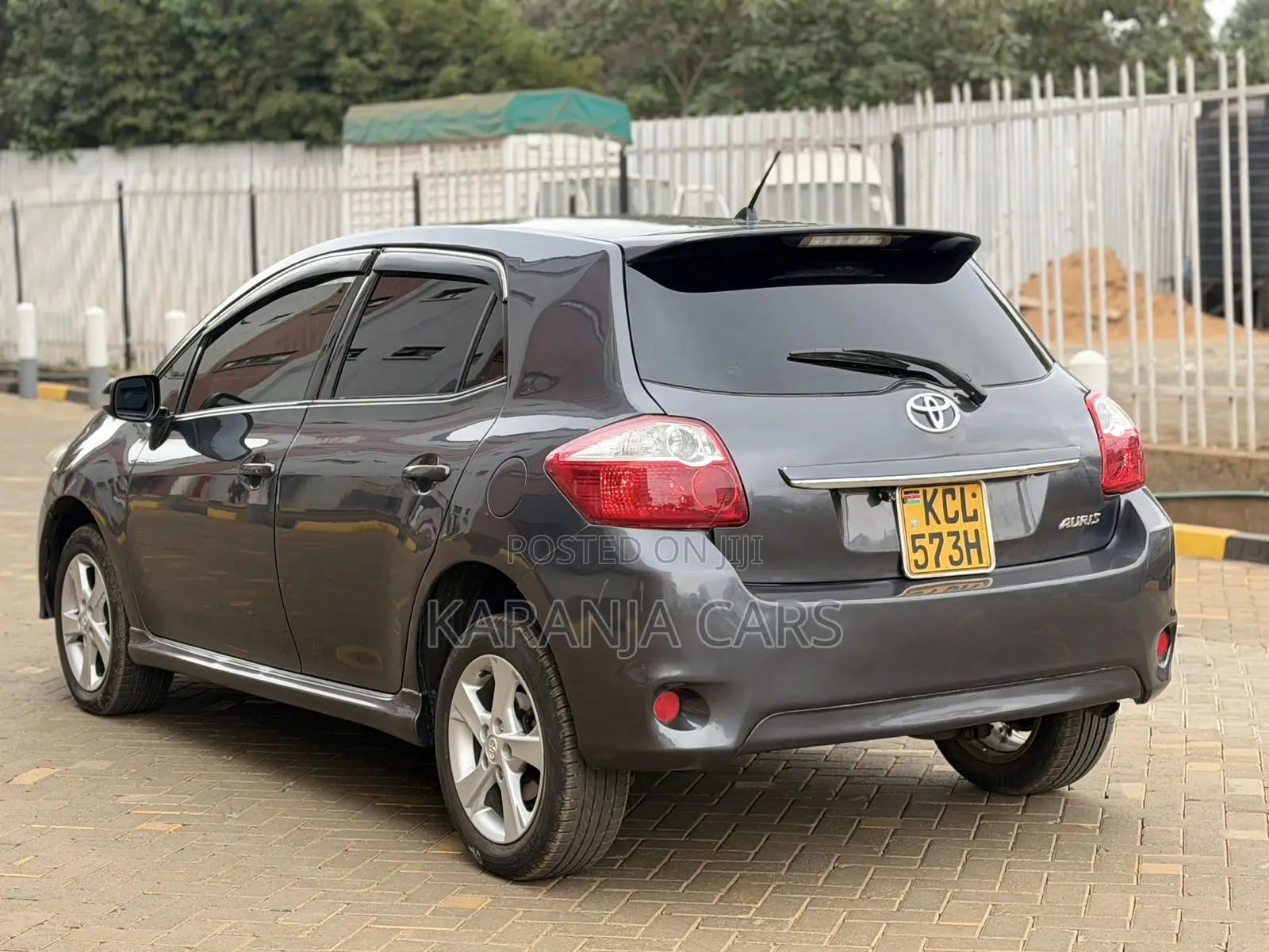 Toyota Auris 2010 Gray