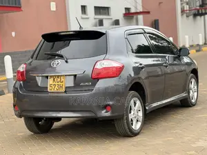 Toyota Auris 2010 Gray