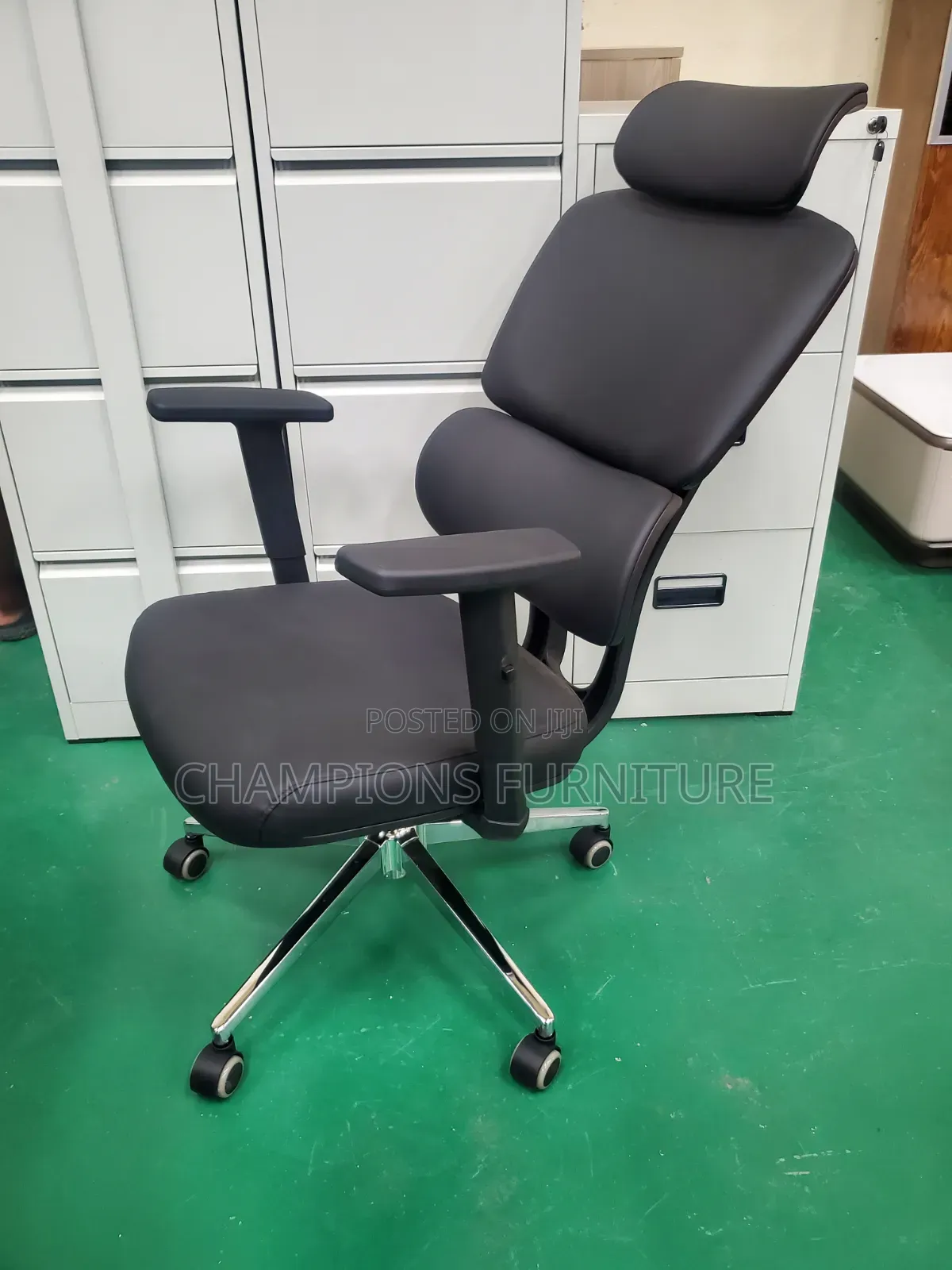 Orthopedic Leather Office Chair With Dynamic Lumbar Support