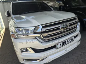 Toyota Land Cruiser 2016 White