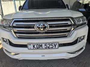 Toyota Land Cruiser 2016 White