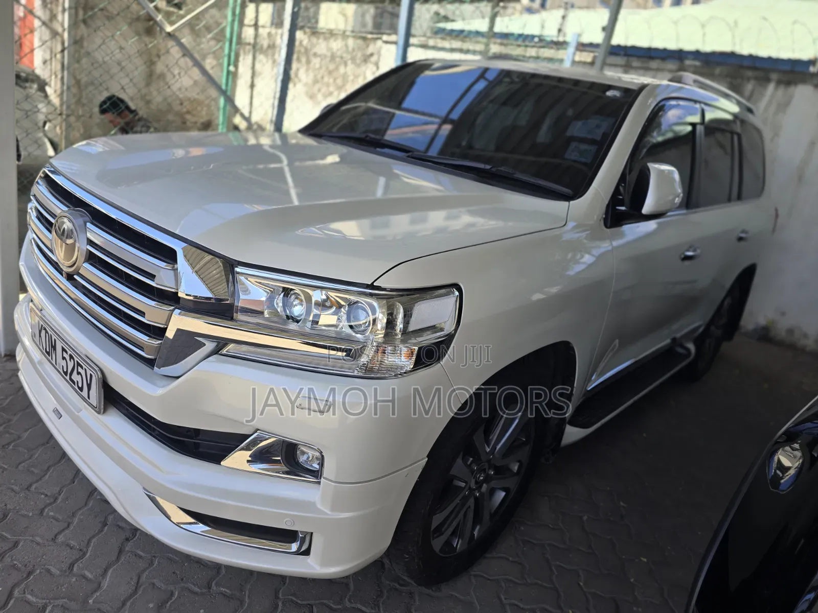 Toyota Land Cruiser 2016 White