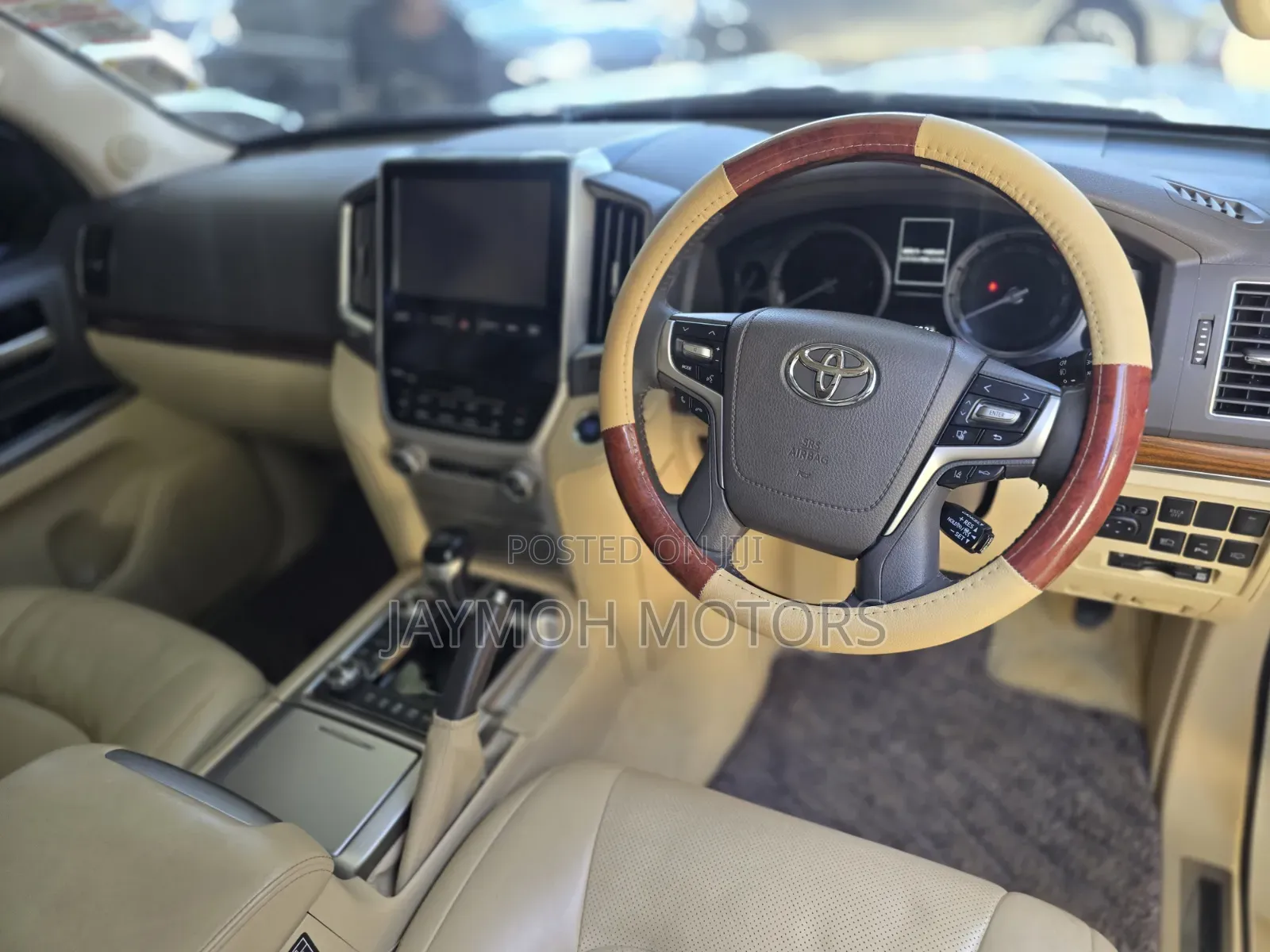 Toyota Land Cruiser 2016 White