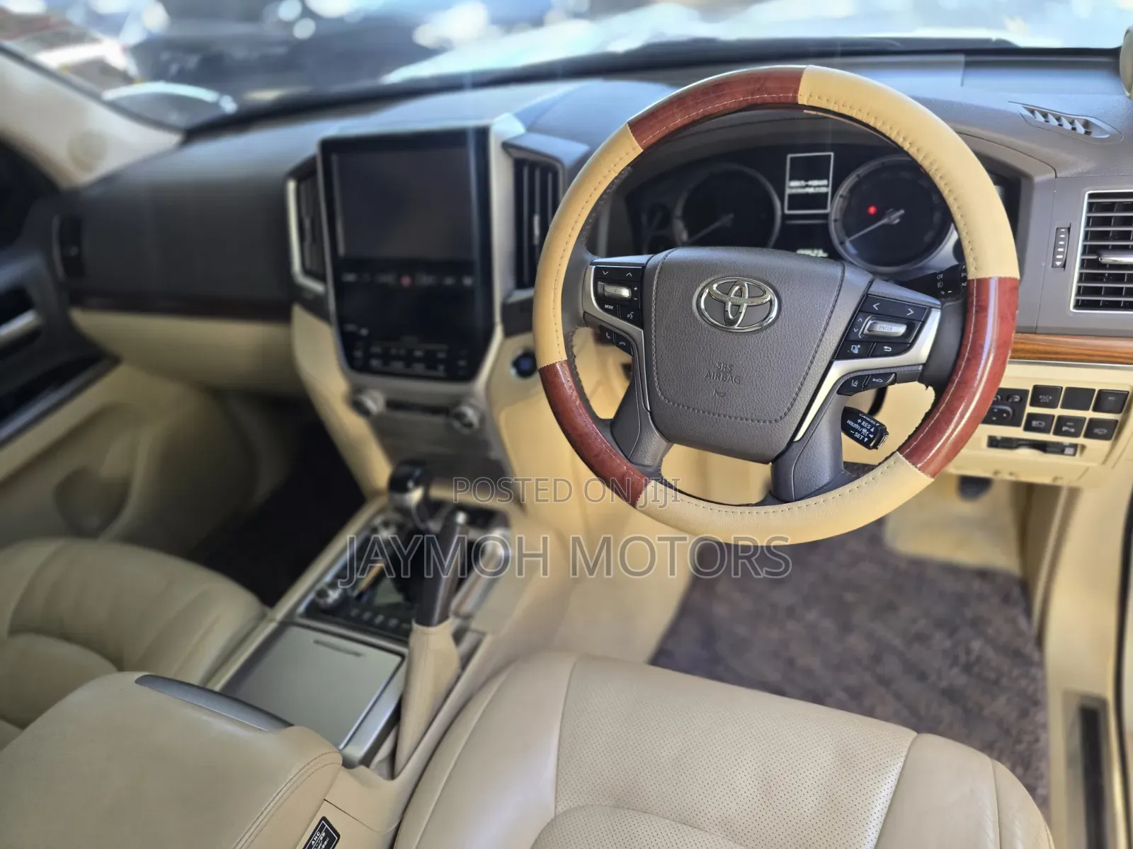 Toyota Land Cruiser 2016 White