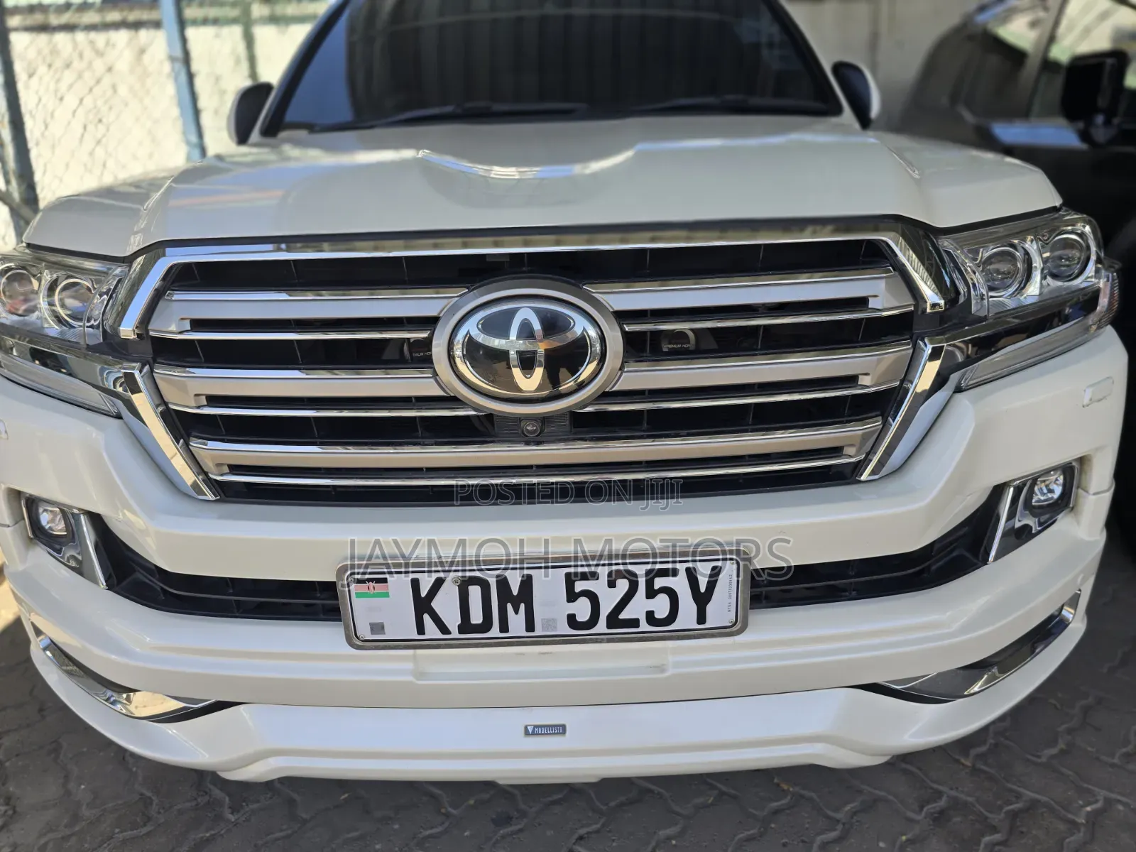Toyota Land Cruiser 2016 White