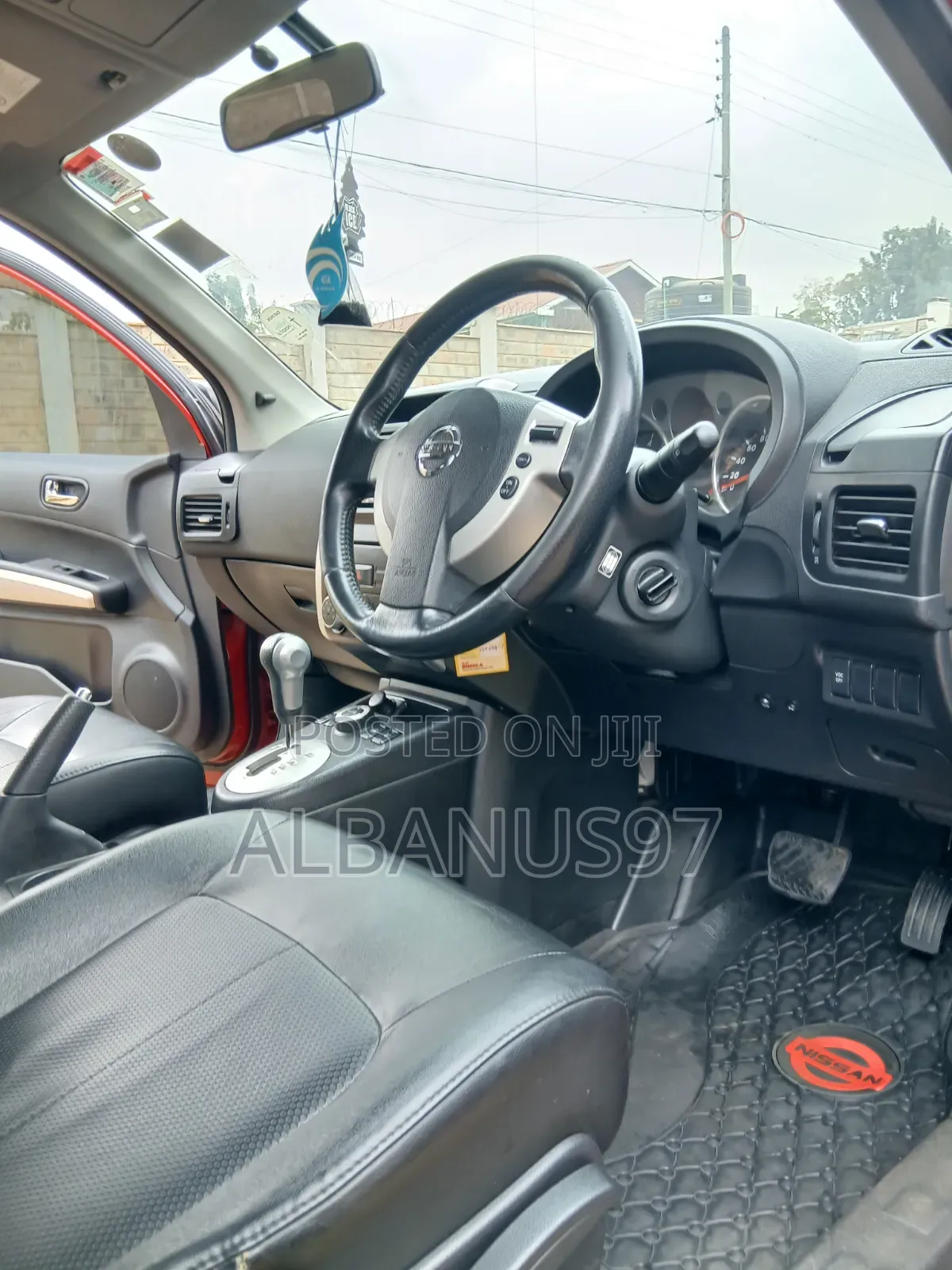Nissan X-Trail 2012 Red