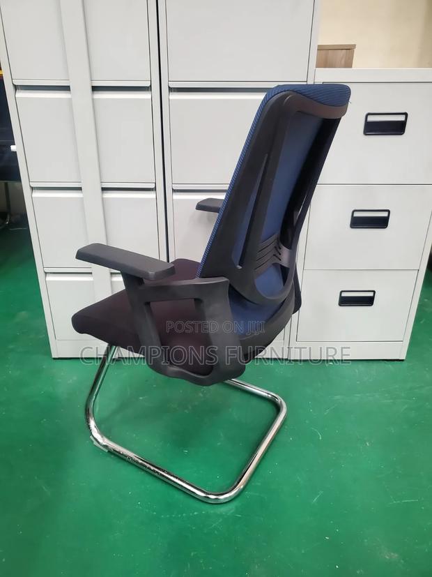 Blue Mesh Visitors Chair With Sled Base - thumbnail 2