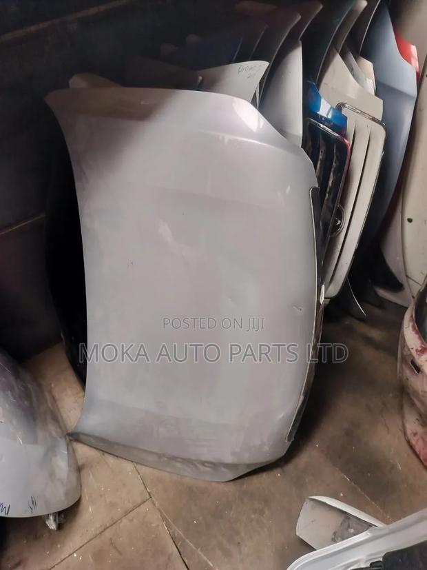 Premio 260 Bonnet - main view