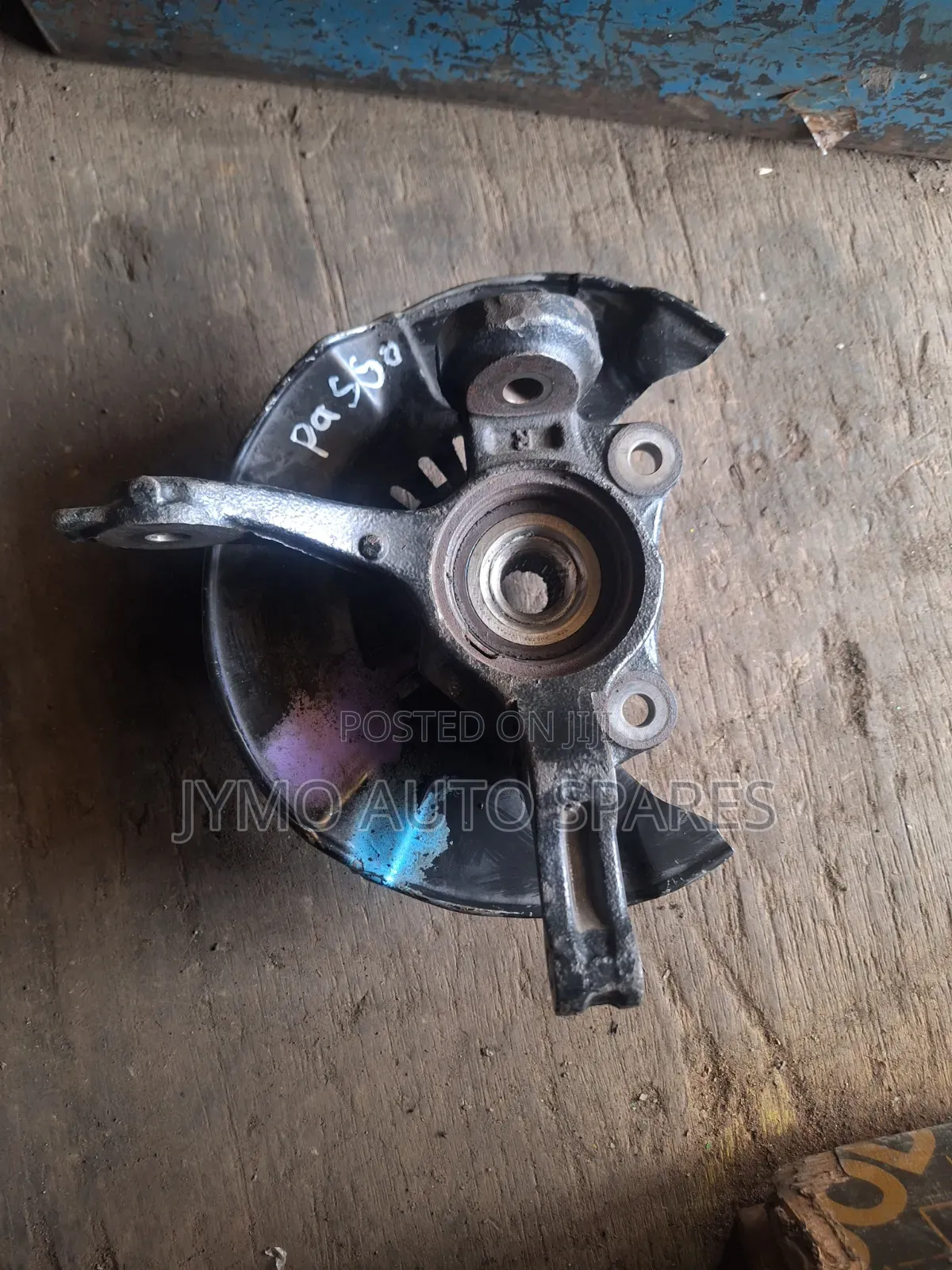 Passo Front Wheel Hub