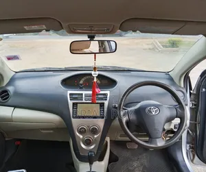 Toyota Belta 2006 Silver