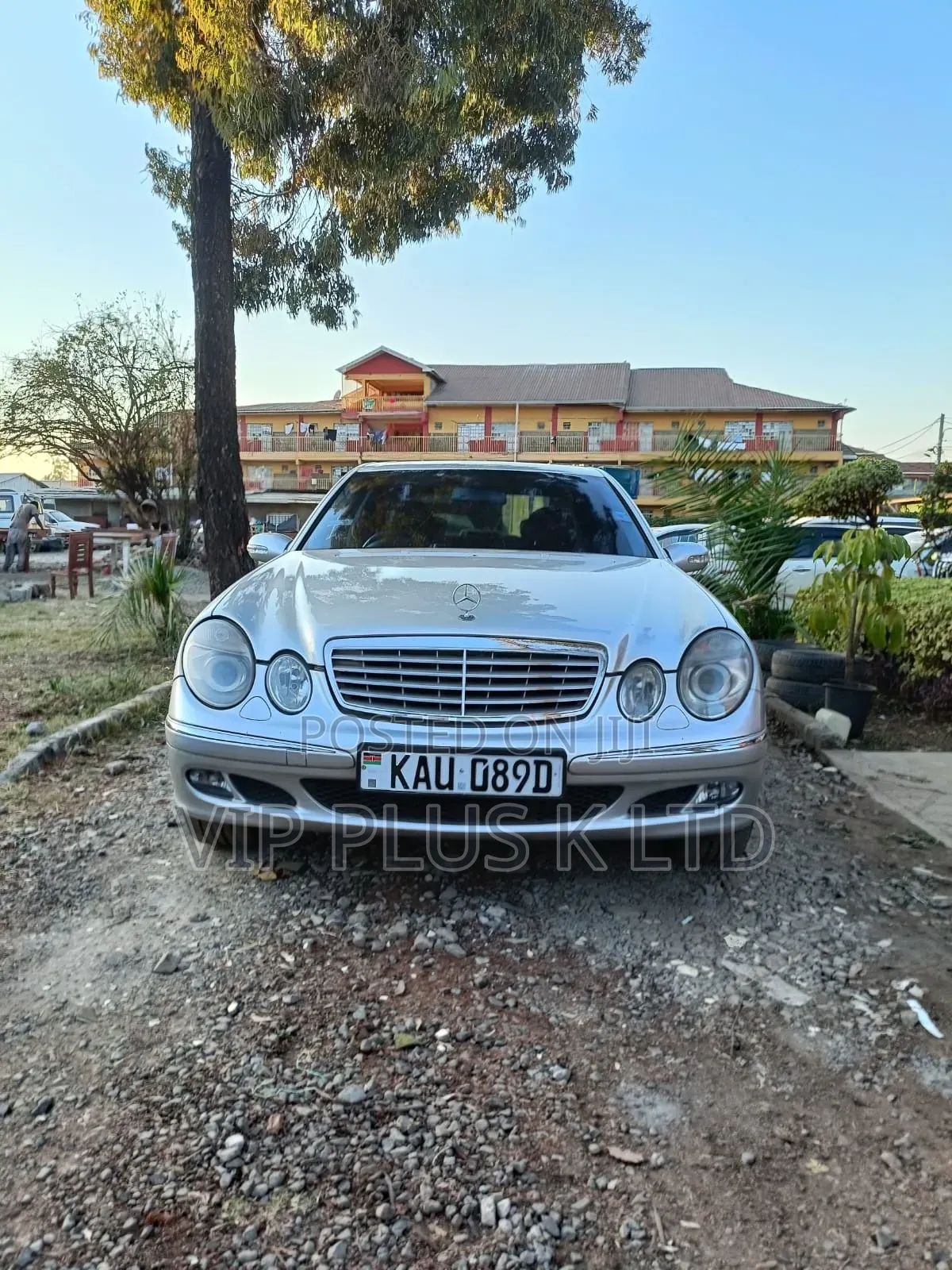Mercedes-Benz E200 2005 Silver