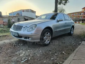 Mercedes-Benz E200 2005 Silver