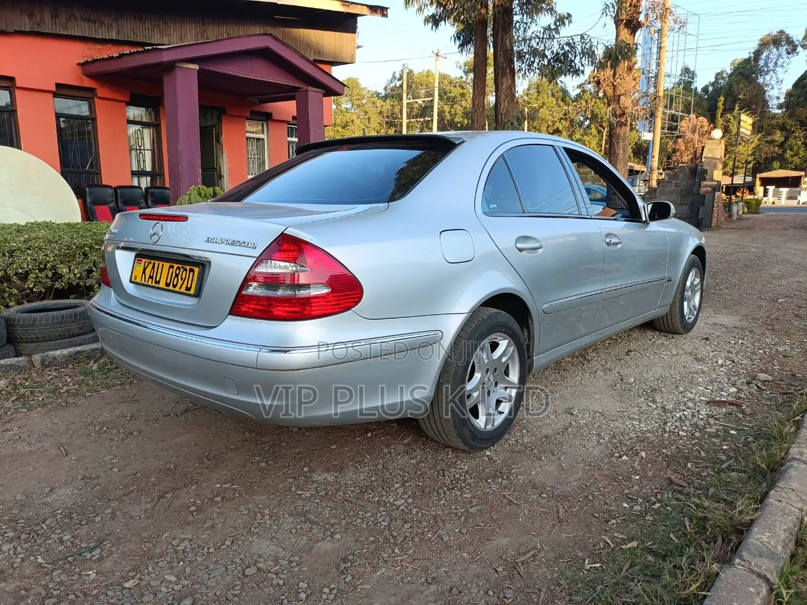 Mercedes-Benz E200 2005 Silver