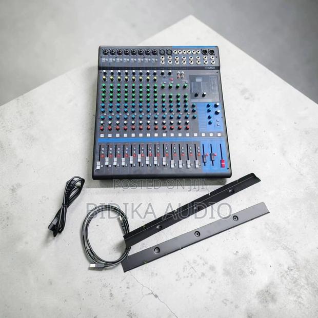 Yamaha MG16XU 16-Channel Professional Mixing Console With USB SPX Ef - main view