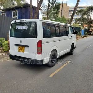 Toyota HiAce 2014 White