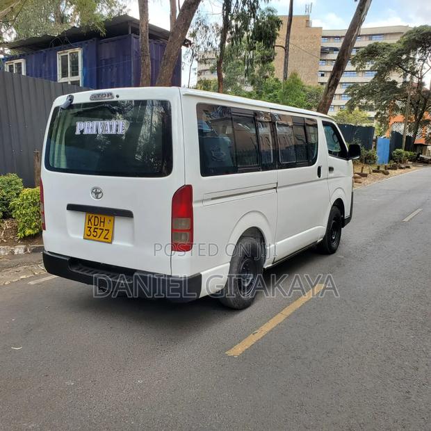 Toyota HiAce 2014 White - thumbnail 2