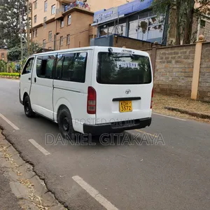 Toyota HiAce 2014 White