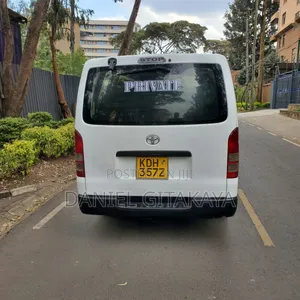 Toyota HiAce 2014 White