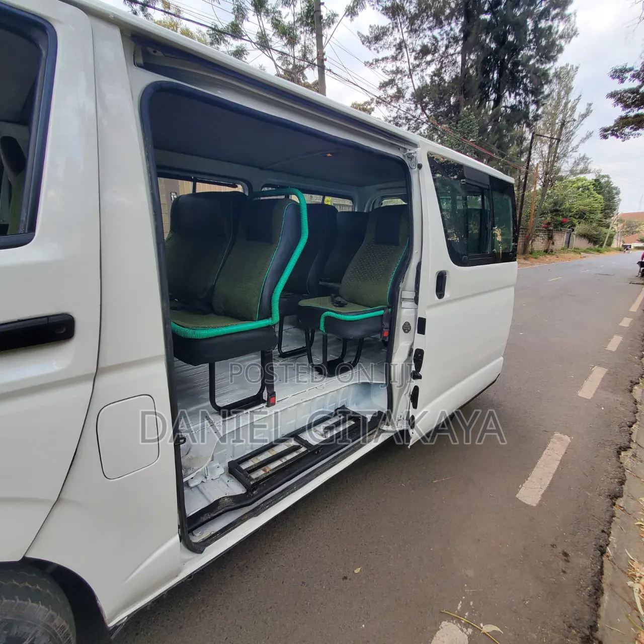 Toyota HiAce 2014 White