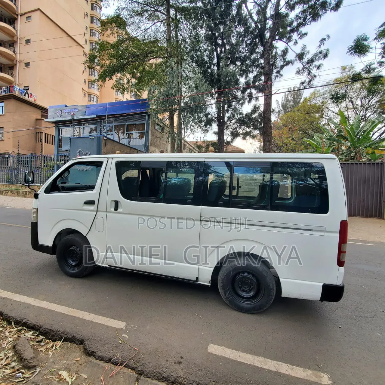 Toyota HiAce 2014 White