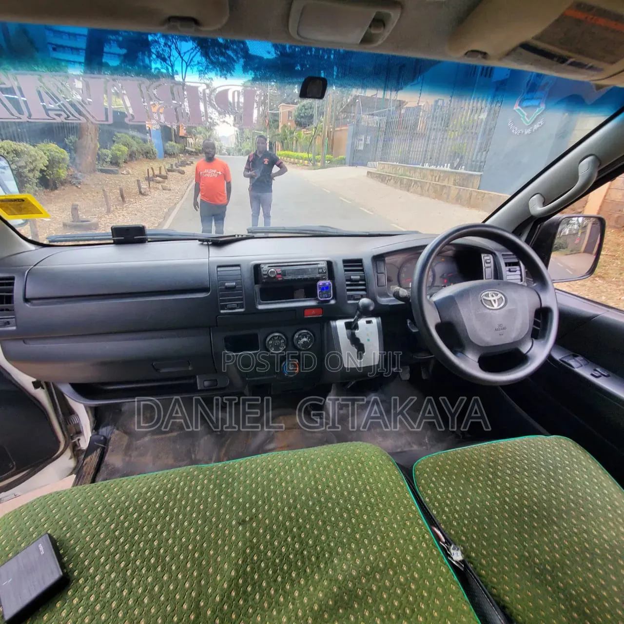 Toyota HiAce 2014 White