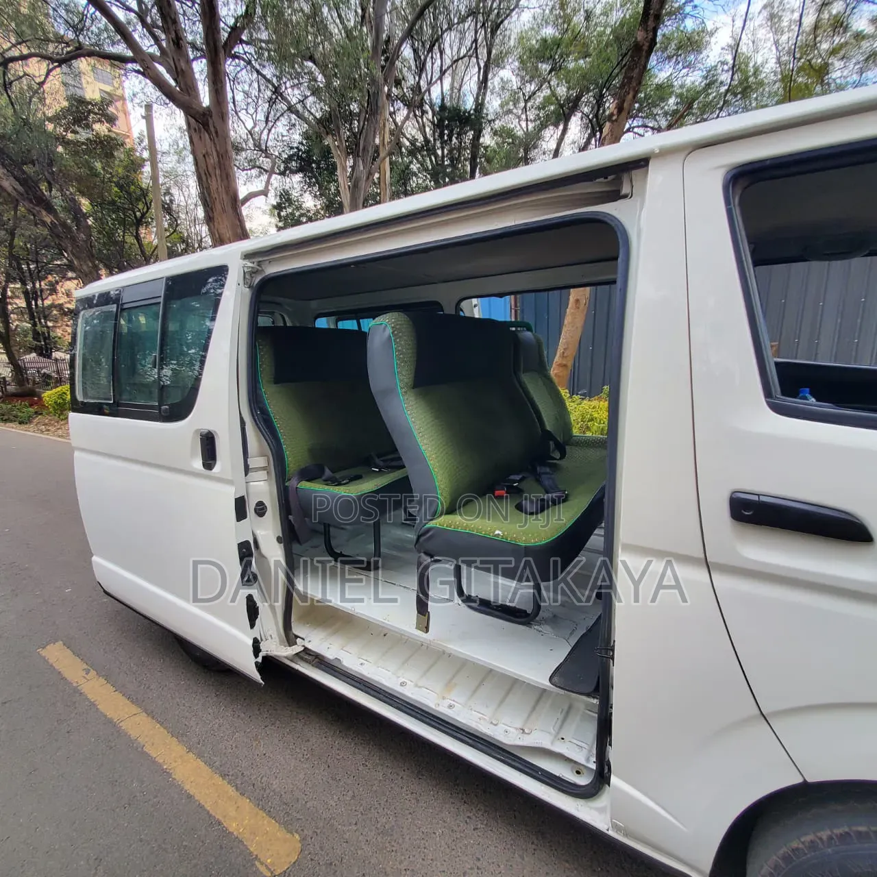 Toyota HiAce 2014 White