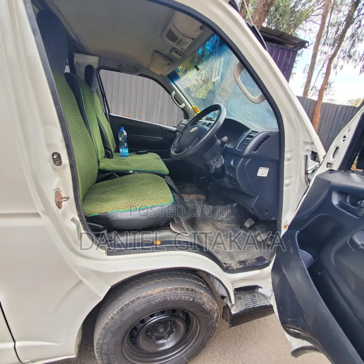 Toyota HiAce 2014 White