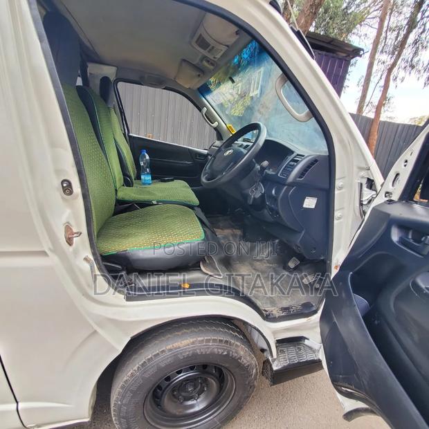 Toyota HiAce 2014 White - thumbnail 10