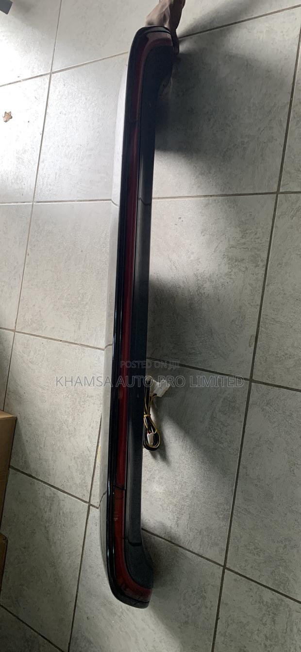 FJ200 Spoiler With LED - thumbnail 2