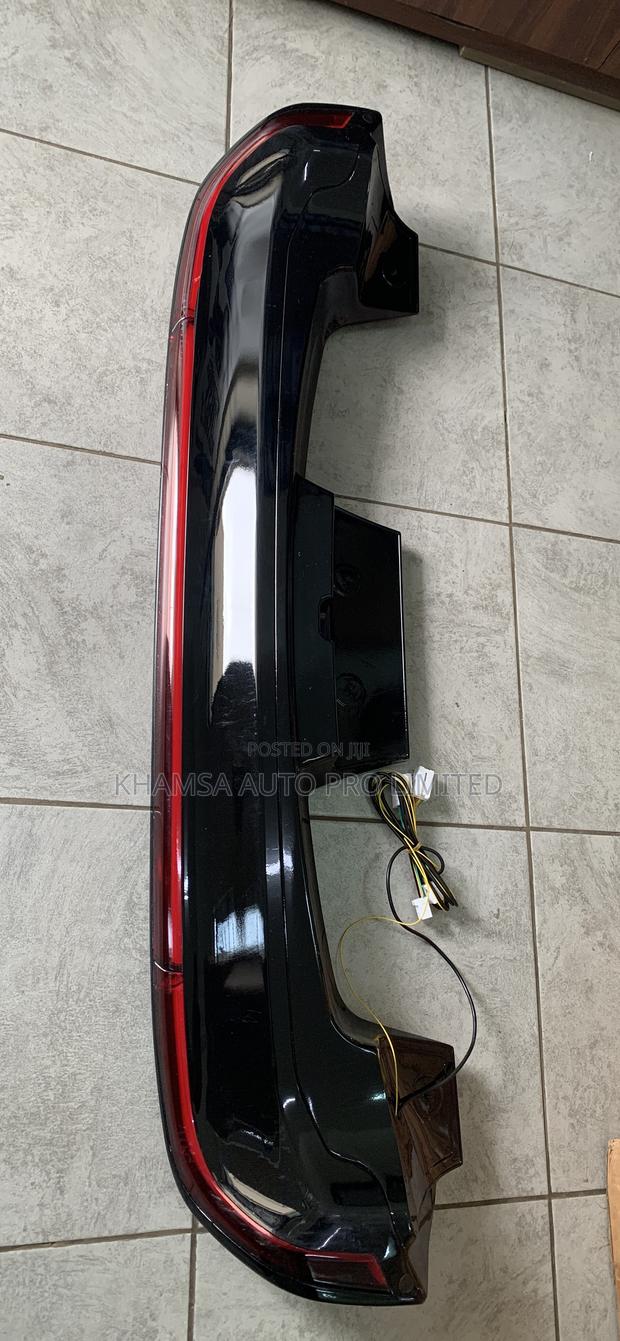 FJ200 Spoiler With LED - thumbnail 3
