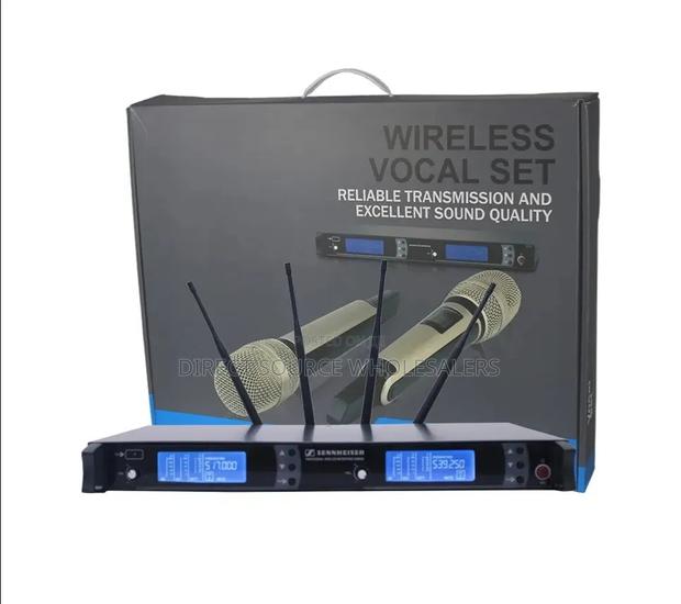 SKM9000 Professional UHF Mic 2 Channel System