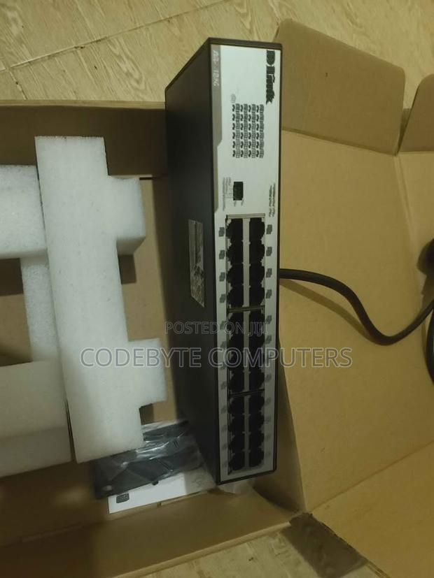 D-Link 24 Port 10/100Mbps Unmanaged Switch DES-1024D