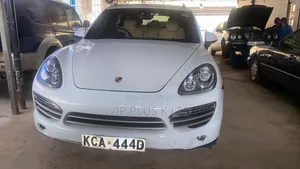 Porsche Cayenne 2014 White